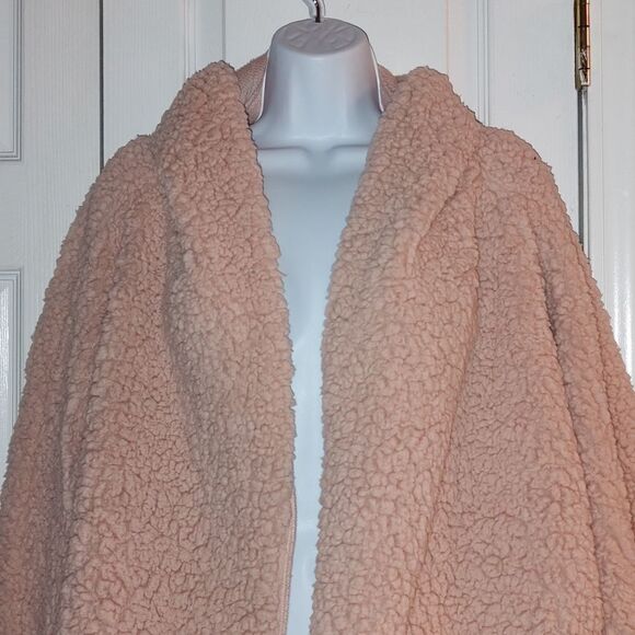 LulaRoe  teddy bear jacket light rose hooded  sherpa jacket  Sz M - Picture 3 of 6